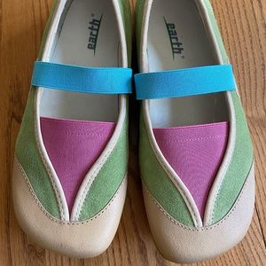 Earth Shoes Intrigue Key Lime Mary Janes size 7
